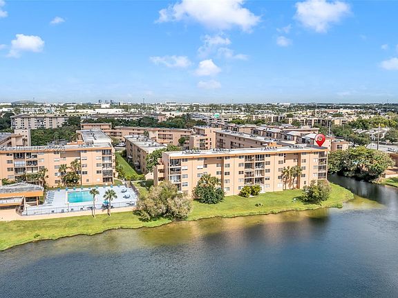 3rd image of 8895 Fontainebleau Blvd APT 508