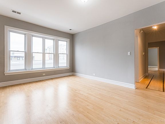 4th image of 6114 S Ellis Ave #3N
