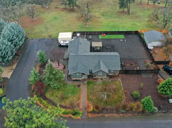 1027 Chevney Way, Shady Cove, OR 97539