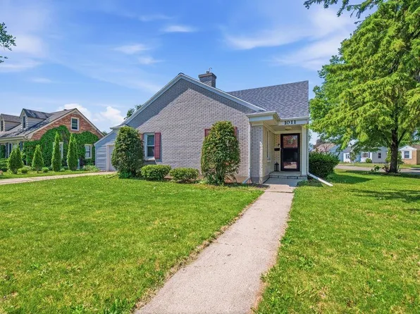 1011 Holzer St, Green Bay, WI 54303