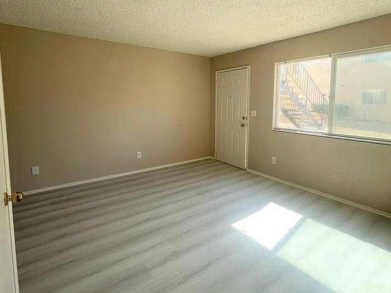 8712 California City Blvd #1-6 — Photo 3
