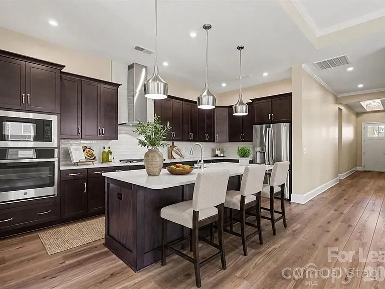 2026 Lake Como Dr — Photo 2