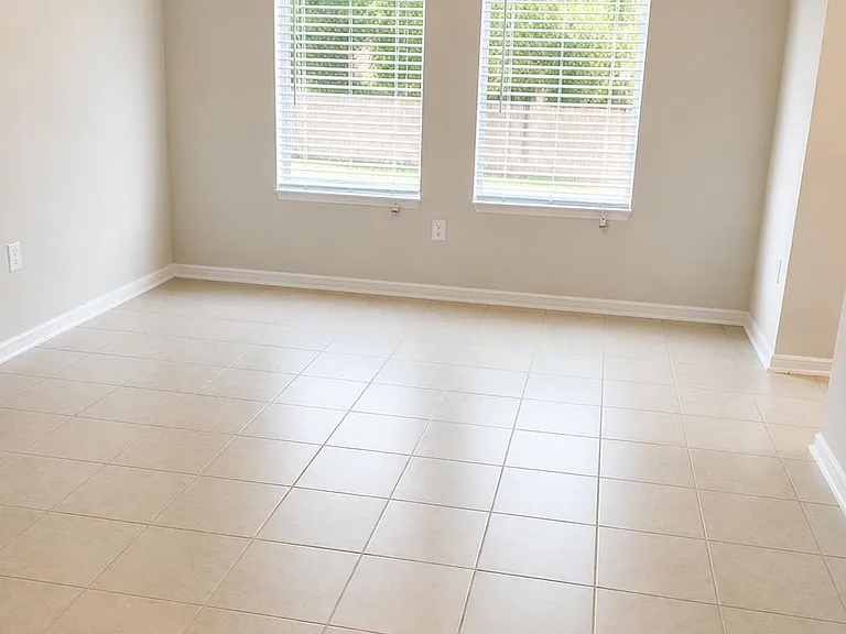 180 Olympic Park Dr — Photo 3