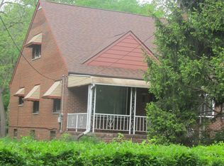 6572 2nd St, Independence, OH 44131