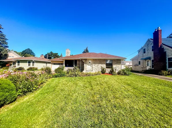 757 Wheelock Pkwy E, Saint Paul, MN 55106