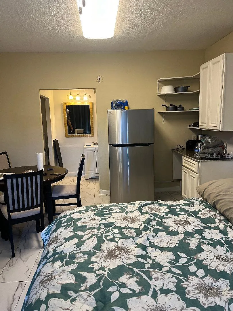 1 bed, 351 sqft, $1,050 — Photo 2