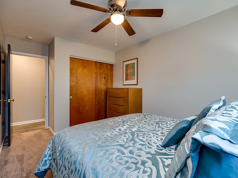 827 Wilmington Ave #6 — Photo 10