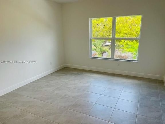 4th image of 560 Parsons Way #560