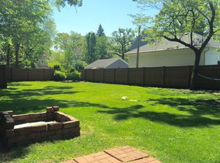 4824 Prince St, Downers Grove, IL 60515