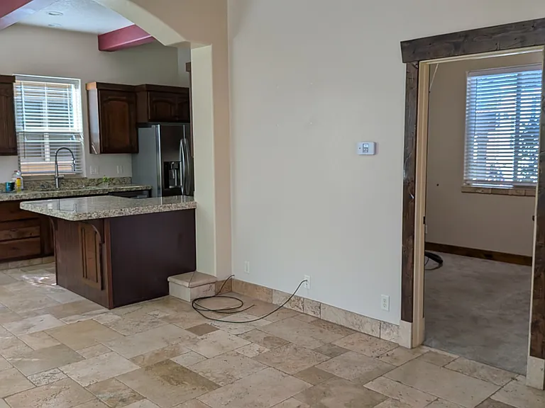 2990 E Riverside Dr — Photo 11