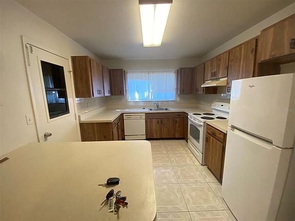 4th image of 7503 Mayland St