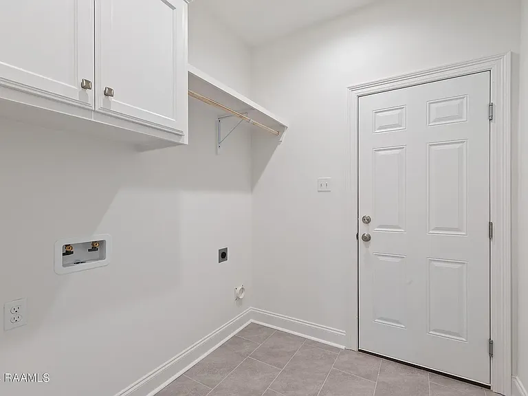 120 Sojourner Dr — Photo 17