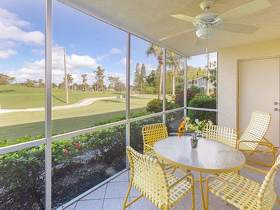 Pines #8 Tee to Right