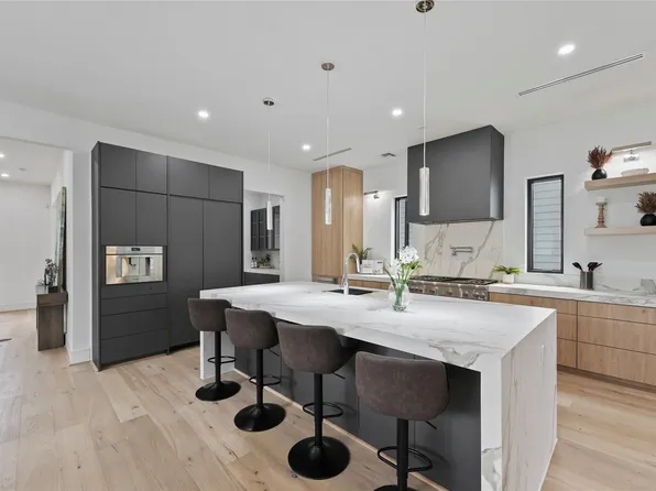 1906 W 14th St, Houston, TX 77008