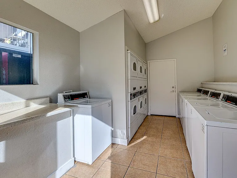 Summers Point - Laundry Room