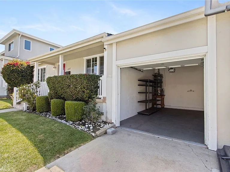 1205 Manzanita Ln — Photo 8