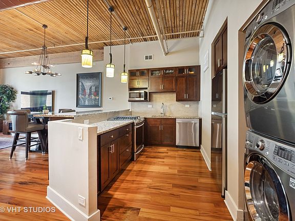 4th image of 900 S Wabash Ave APT 403