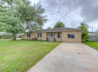 2311 N 27th St, Nederland, TX 77627