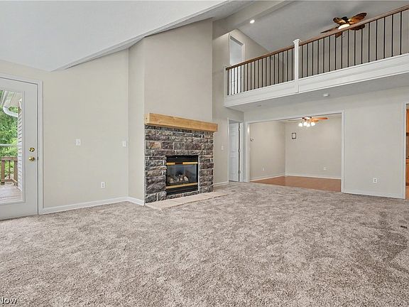 3rd image of 478 Kings Ct