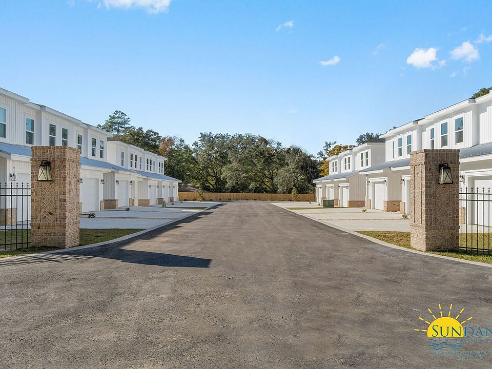 1st image of 523 Hill Ln