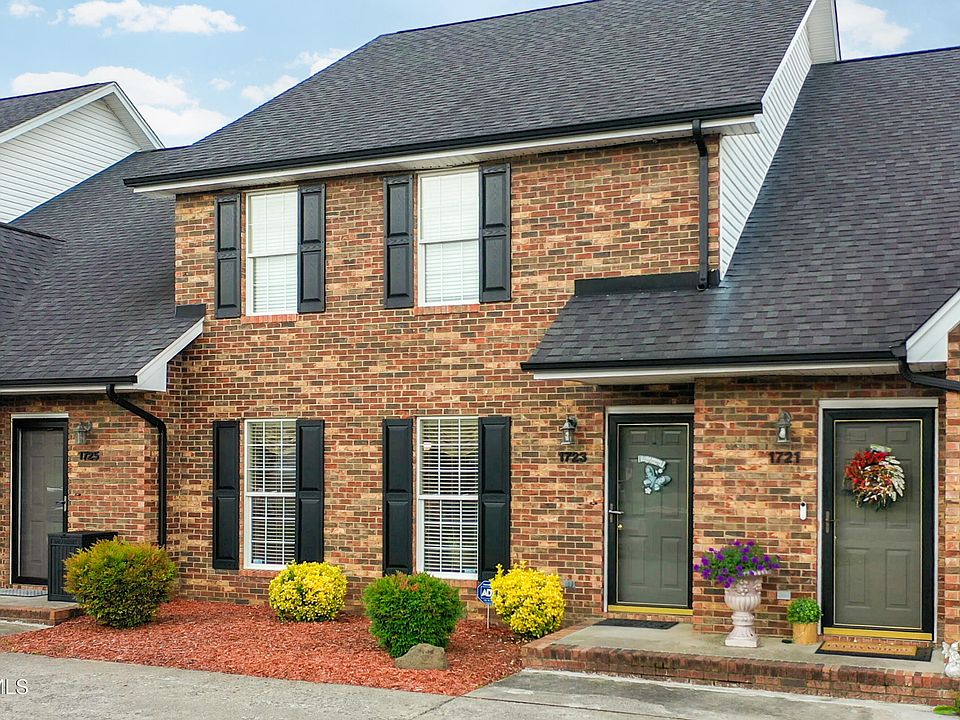 1st image of 1723 Blakewood Ct #1723