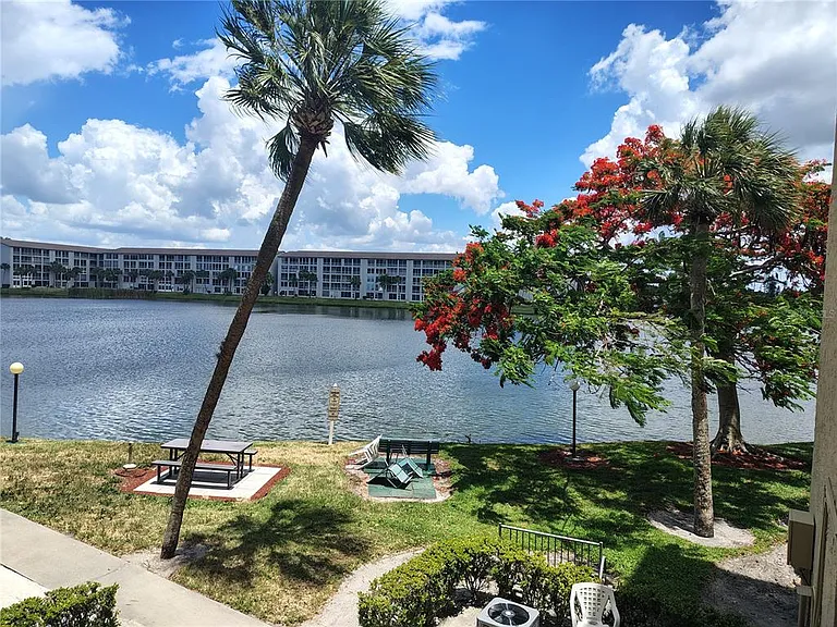 3737 Lake Bayshore Dr #213 — Photo 2