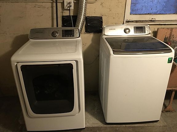In Unit Laundry / Storage