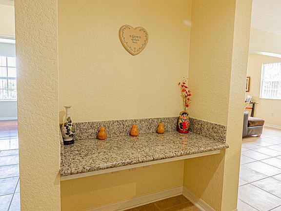 5th image of 132 SW Peacock Blvd APT 17-201
