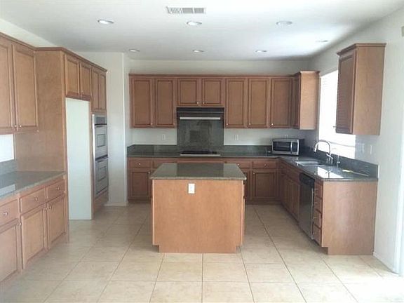 5th image of 8618 Quiet Woods St