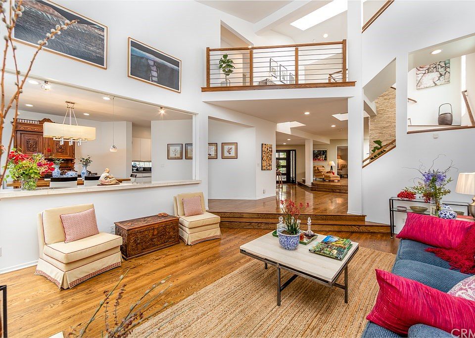 1st image of 377 Marina Park Ln