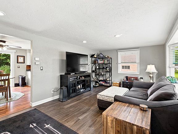 2nd image of 1623 Utah St