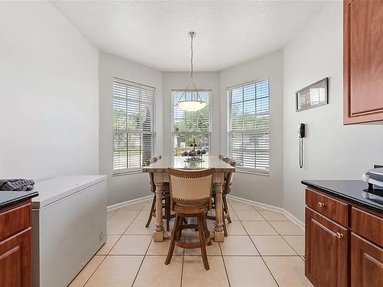 3180 Stonehurst Cir — Photo 6