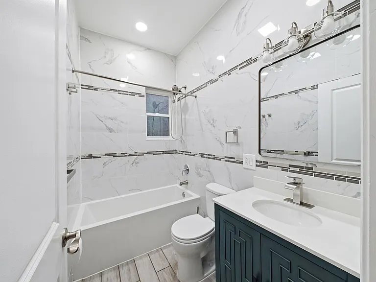 37 Astor Pl #2 — Photo 11