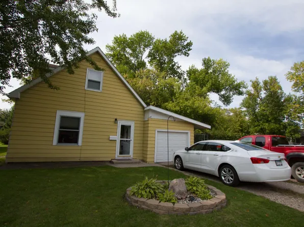 705 Crocker Ave S, Thief River Falls, MN 56701