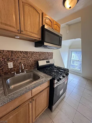 133 Seymour Ave #3 Photo 1