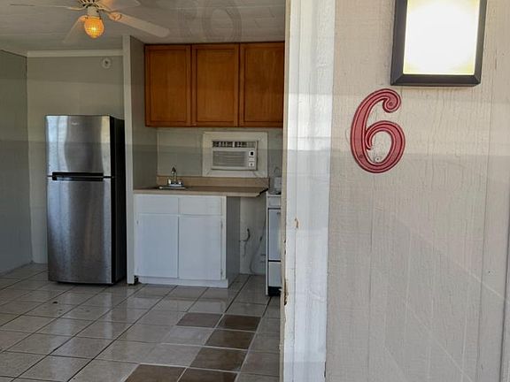 4th image of 4711 Us Highway 41 N Unit 6