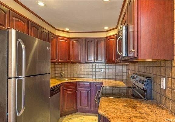 3rd image of 185 W Park Ave APT 205