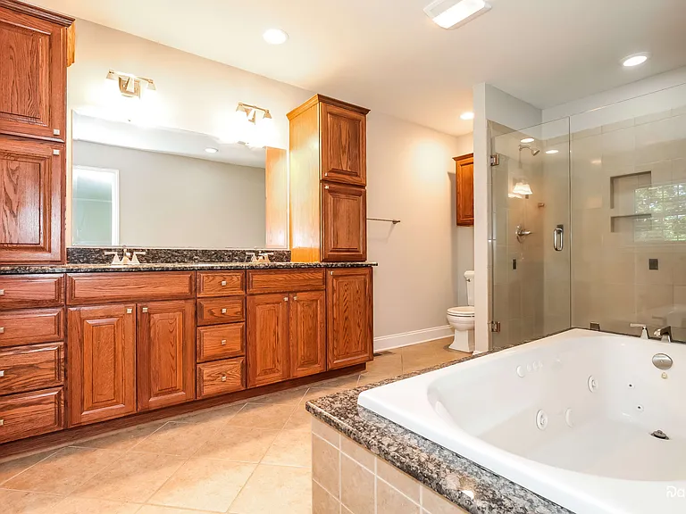 709 Huntington Dr — Photo 8