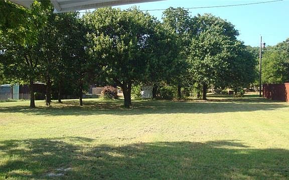 5th image of 308 Oak Dr