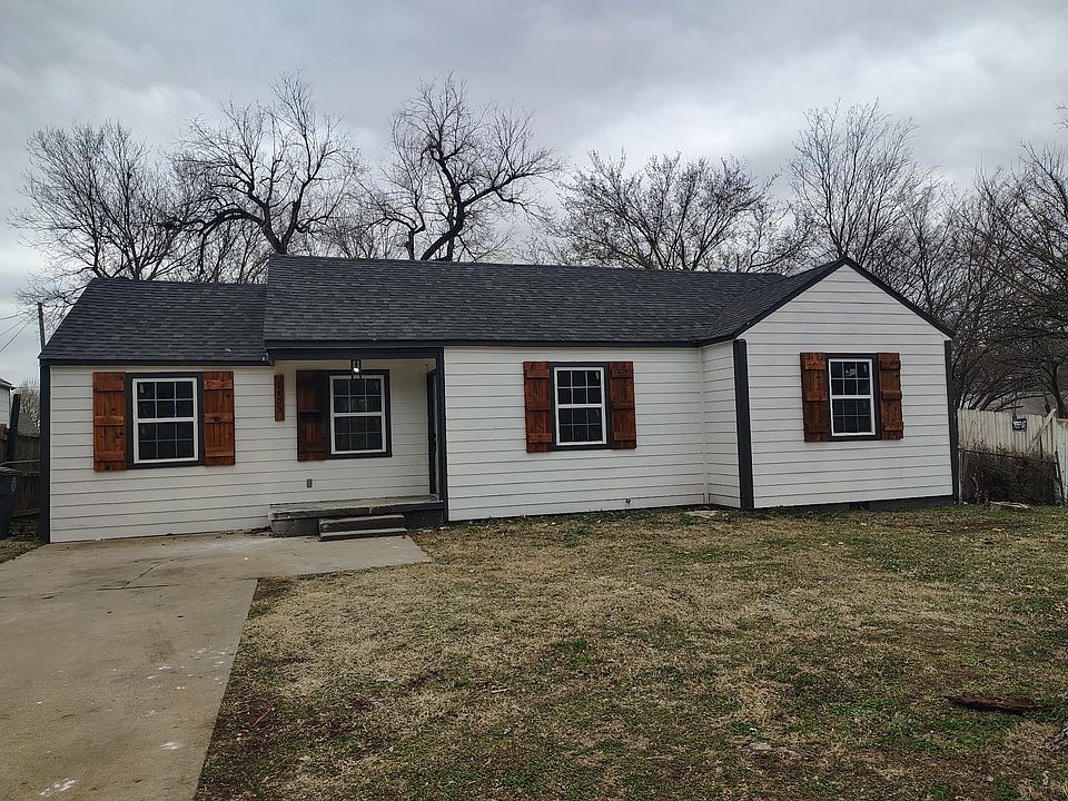 1st image of 1403 N Columbia Ave