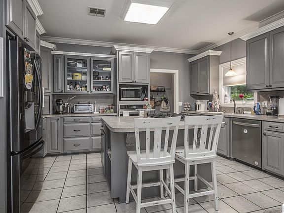 4th image of 335 Lapine Rd