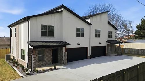 3406 SE K St Photo 1