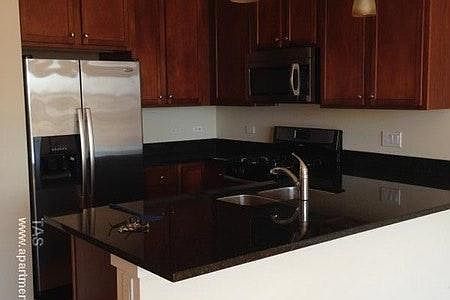 LUXURIOUS KITCHEN WITH BEAUTIFUL TOUCHES