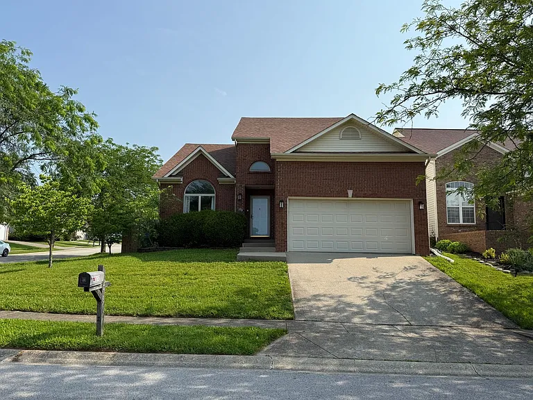 2765 Mable Ln — Photo 3