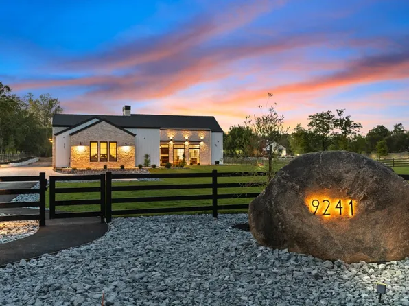 9241 Horseshoe Bar Rd, Loomis, CA 95650