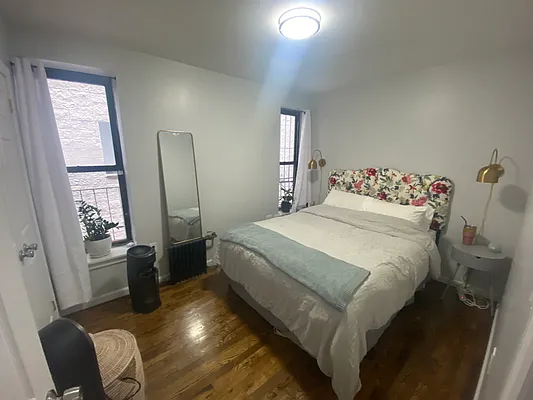 Rented by Premier Metro Realty Corp | media 12