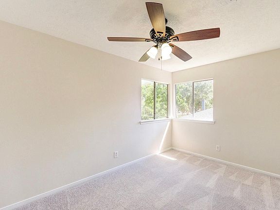 5th image of 10534 Walnut Glen Dr