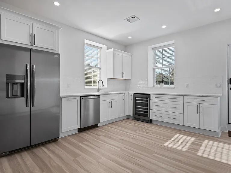 490 Montauk Hwy — Photo 37