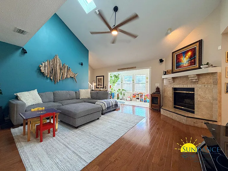 115 Long Pointe Dr — Photo 35