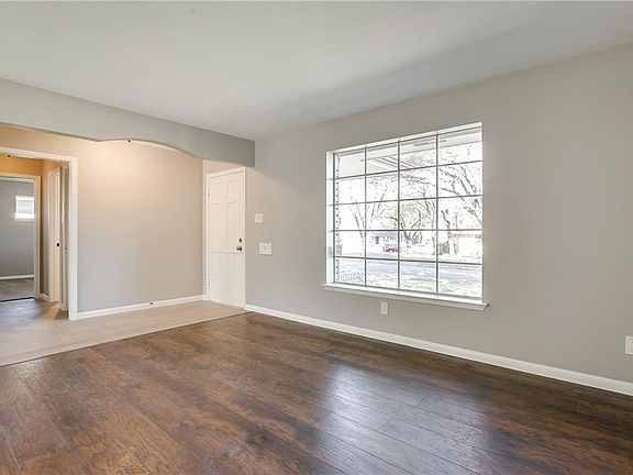 2nd image of 1210 Holly Glen Dr